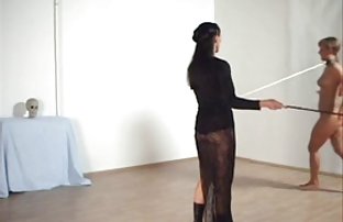 xxx 成熟的俄罗斯女人在一个年轻的指甲花喘气 性别视频电影 bdsm
