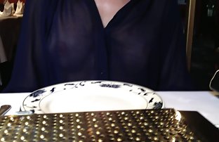 xxx 继父决定鞭打他成年继女 柔软的色情片 闪烁