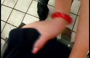 xxx 孤独的得到了命令性娃娃 动物性别 公共裸体