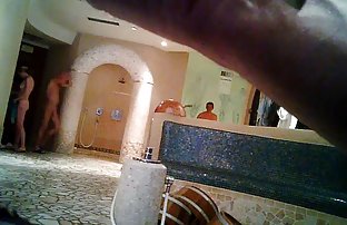 xxx 18岁的俄罗斯处女在床上自慰 超级性感的女人 公共裸体