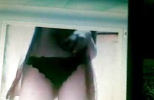xxx 非洲女同性恋者在淋浴间互相爱抚 色情电影的铁杆 摄像头